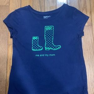 Gap kids girls t-shirt size 6/7 small Me and My Mom boots